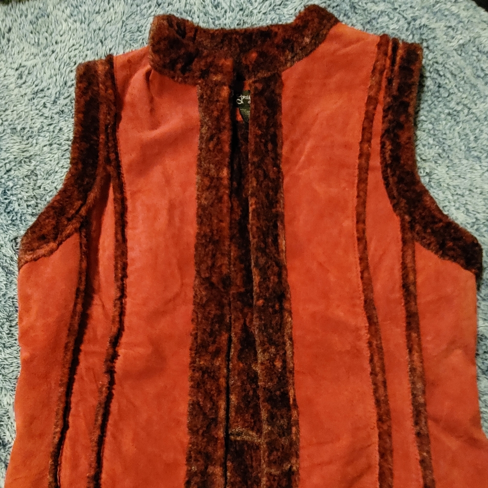100 % leather Faux fur lined vest red woman's size medium